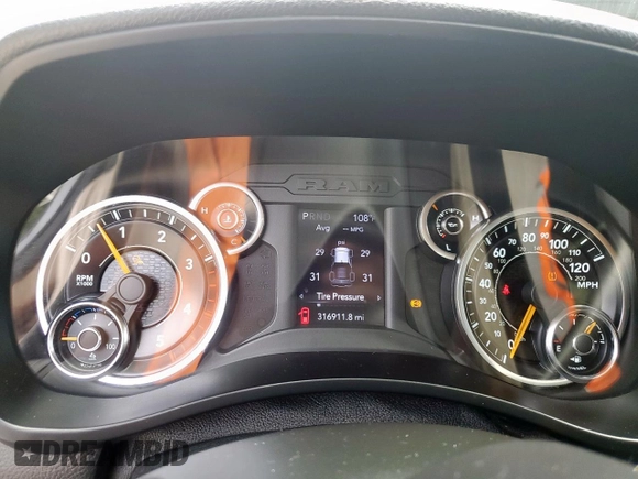 2020 Ram 2500 Tradesman z VIN 3C6UR5CL9LG252802, wystawiony jako Copart lot #65442235 z przebiegiem 316 911 mil mil oraz Czysty tytuł • Clean title. Historia ofert i sprzedaży dostępna na DreamBid. Obrazek 9.