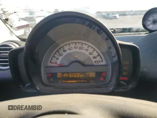 2013 Smart fortwo Passion z VIN WMEEJ9AA5DK673232, wystawiony jako Copart lot #51281035 z przebiegiem Nie podano mil oraz Tytuł czysty. Historia ofert i sprzedaży dostępna na DreamBid. Obrazek 9.