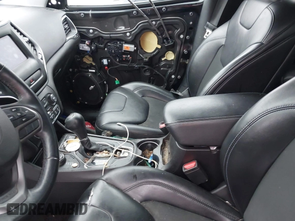 2019 Jeep Cherokee Altitude with VIN 1C4PJMLN3KD150464, listed as a IAAI auction lot 41192357 with 144,734 mi miles and . Bid and sale history available at DreamBid. Image 5.