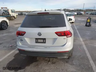2018 Volkswagen Tiguan SEL with VIN 3VV3B7AX7JM195624, listed as a IAAI auction lot 41308188 with 96,698 mi miles. Bid and sale history available at carsss.com. Image 16.