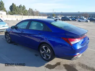 2023 Hyundai Elantra SEL z VIN KMHLS4AG4PU483002, wystawiony jako IAAI lot #41838930 z przebiegiem 7 501 mil mil oraz . Historia ofert i sprzedaży dostępna na DreamBid. Obrazek 3.