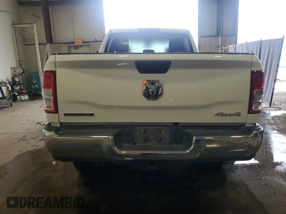 2024 Ram 2500 Big Horn z VIN 3C6UR5DJ0RG406271, wystawiony jako Copart lot #64281275 z przebiegiem 15 019 mil mil oraz Czysty tytuł • Clean title. Historia ofert i sprzedaży dostępna na DreamBid. Obrazek 6.
