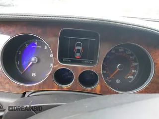 2005 Bentley Continental GT GT z VIN SCBCR63W55C025099, wystawiony jako IAAI lot #42208951 z przebiegiem 123 712 mil mil oraz . Historia ofert i sprzedaży dostępna na DreamBid. Obrazek 7.