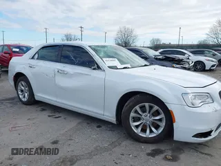 2015 Chrysler 300 Limited with VIN 2C3CCAAG8FH781252, listed as a IAAI auction lot 41138887 with 115,116 mi miles. Bid and sale history available at carsss.com. Image 6.