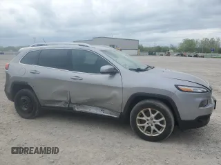 2017 Jeep Cherokee Latitude z VIN 1C4PJMCB3HW605851, wystawiony jako Copart lot #56299845 z przebiegiem 119 696 mil mil oraz Szkody całkowita. Historia ofert i sprzedaży dostępna na DreamBid. Obrazek 4.