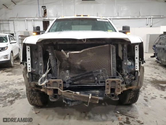2018 GMC Sierra 2500HD with VIN 1GT22REG7JZ327375, listed as a Copart auction lot 49382585 with 129,420 mi miles and Salvage Title. Bid and sale history available at carsss.com. Image 5.
