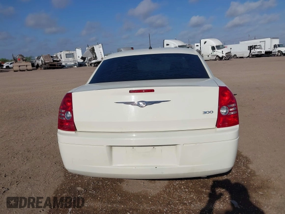2008 Chrysler 300 LX with VIN 2C3KA43R18H258997, listed as a IAAI auction lot 41730765 with 135,905 mi miles. Bid and sale history available at carsss.com. Image 16.