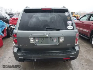 2008 Honda Pilot SE with VIN 5FNYF18378B003044, listed as a IAAI auction lot 41928670 with 204,640 mi miles. Bid and sale history available at carsss.com. Image 16.