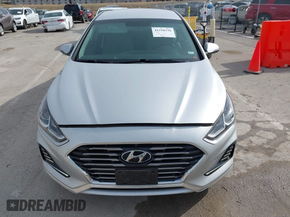 2018 Hyundai Sonata Limited with VIN 5NPE34AF8JH611390, listed as a IAAI auction lot 41550336 with 30,357 mi miles. Bid and sale history available at carsss.com. Image 12.