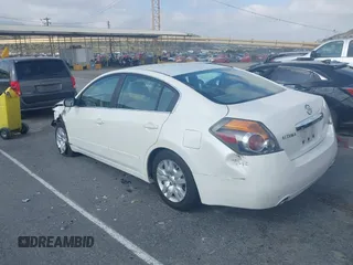 2010 Nissan Altima 2.5 S with VIN 1N4AL2AP1AN564219, listed as a IAAI auction lot 42103988 with 125,205 mi miles. Bid and sale history available at carsss.com. Image 3.