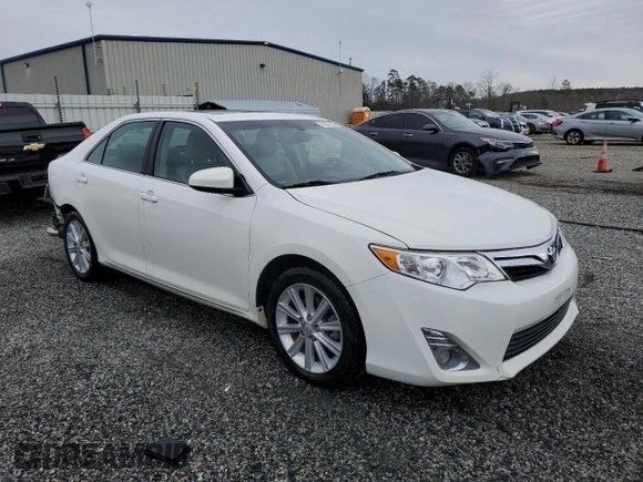 2014 Toyota Camry SE with VIN 4T1BK1FK2EU542746, listed as a Copart auction lot 48057825 with 112,547 mi miles and Salvage Title. Bid and sale history available at carsss.com. Image 4.