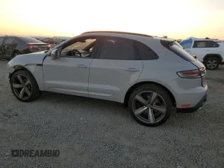 2025 Porsche Macan with VIN WP1AA2A53SLB01654, listed as a Copart auction lot 85136994 with 1,185 mi miles and Salvage title. Bid and sale history available at DreamBid. Image 2.