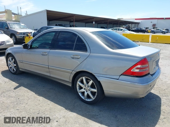 2004 Mercedes-Benz C 230 Kompressor с VIN WDBRF40J64F459900, выставлен на аукционе IAAI как лот 42500575 с пробегом 231 657 миль миль и . История ставок и продаж доступна на DreamBid. Изображение 3.