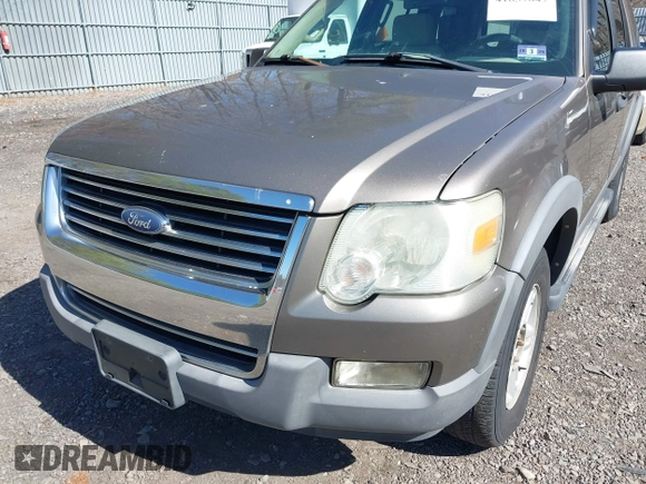 2006 Ford Explorer XLT with VIN 1FMEU73E66UA43409, listed as a IAAI auction lot 41837847 with 196,992 mi miles. Bid and sale history available at carsss.com. Image 6.