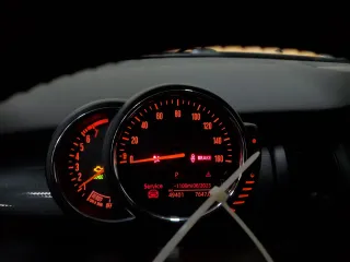 2017 MINI Hardtop Cooper с VIN WMWXP5C38H3C64588, выставлен на аукционе Copart как лот 56905495 с пробегом 49 401 миль миль и Чистый • Clean title. История ставок и продаж доступна на DreamBid. Изображение 9.