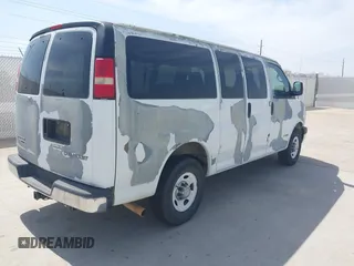 2006 Chevrolet Express Passenger with VIN 1GAHG35U461242216, listed as a IAAI auction lot 41797506 with 195,616 mi miles and . Bid and sale history available at DreamBid. Image 4.