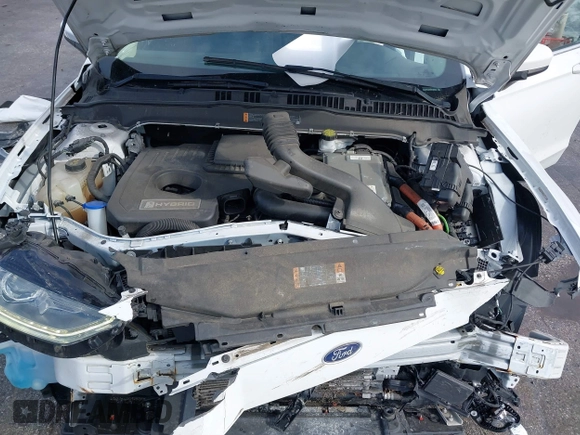 2019 Ford Fusion Hybrid SE with VIN 3FA6P0LUXKR104850, listed as a IAAI auction lot 41870242 with 114,943 mi miles. Bid and sale history available at carsss.com. Image 10.