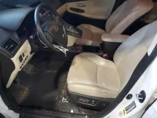 2010 Lexus HS 250h z VIN JTHBB1BA5A2023650, wystawiony jako Copart lot #87910785 z przebiegiem 260 834 mil mil oraz Szkoda całkowita • Salvage title. Historia ofert i sprzedaży dostępna na DreamBid. Obrazek 7.