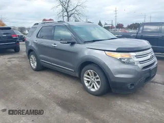 2013 Ford Explorer XLT with VIN 1FM5K7D83DGB33076, listed as a IAAI auction lot 40775361 with 228,457 mi miles. Bid and sale history available at carsss.com. Image 1.