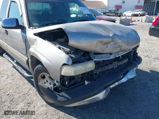 2001 Chevrolet Silverado 1500 LS with VIN 2GCEC19T911403528, listed as a IAAI auction lot 41432803 with 318,740 mi miles. Bid and sale history available at carsss.com. Image 6.