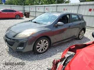 2011 Mazda 3 S Sport z VIN JM1BL1K59B1363926, wystawiony jako Copart lot #59967305 z przebiegiem 186 896 mil mil oraz Szkoda całkowita • Salvage title. Historia ofert i sprzedaży dostępna na DreamBid. Obrazek 1.