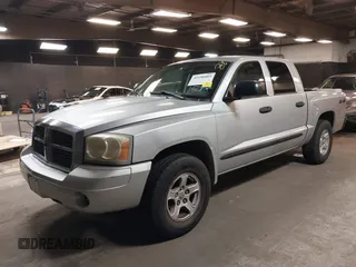 2005 Dodge Dakota SLT with VIN 1D7HW48N15S164352, listed as a IAAI auction lot 42190403 with 150,794 mi miles. Bid and sale history available at carsss.com. Image 18.