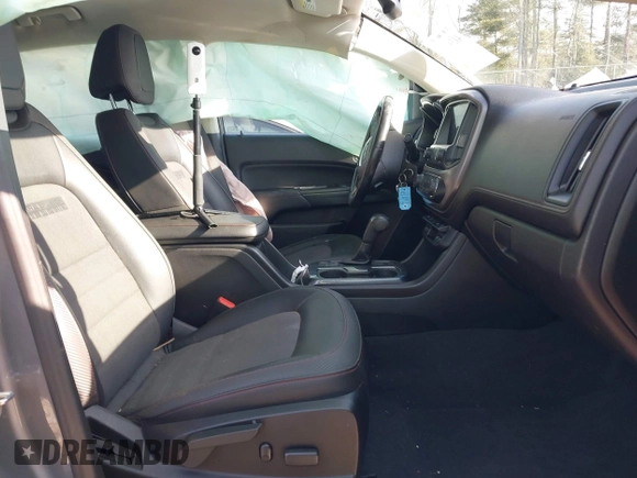 2020 GMC Canyon 4WD All Terrain w/Cloth with VIN 1GTG6FENXL1180915, listed as a IAAI auction lot 41340176 with 86,895 mi miles. Bid and sale history available at carsss.com. Image 4.