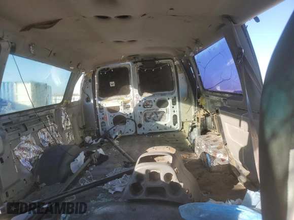 2002 Ford Econoline Passenger XL с VIN 1FBSS31S92HA05274, выставлен на аукционе Copart как лот 85349444 с пробегом 492 474 миль миль и Списание • Salvage title. История ставок и продаж доступна на DreamBid. Изображение 10.