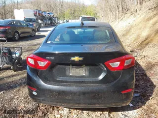 2016 Chevrolet Cruze LS with VIN 1G1BC5SM0G7260826, listed as a IAAI auction lot 41854066 with 124,126 mi miles. Bid and sale history available at carsss.com. Image 17.