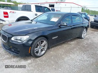 2013 BMW 7 Series 750Li z VIN WBAYE8C59DD133605, wystawiony jako IAAI lot #42179893 z przebiegiem 73 065 mil mil oraz . Historia ofert i sprzedaży dostępna na DreamBid. Obrazek 2.