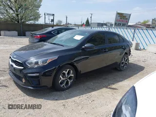 2021 Kia Forte LXS z VIN 3KPF24AD7ME393313, wystawiony jako IAAI lot #42127977 z przebiegiem 44 943 mil mil oraz . Historia ofert i sprzedaży dostępna na DreamBid. Obrazek 2.