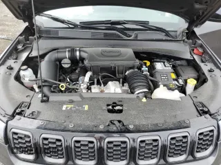 2024 Jeep Compass Latitude z VIN 3C4NJDBN8RT120485, wystawiony jako Copart lot #57960485 z przebiegiem 7 677 mil mil oraz Szkoda całkowita • Salvage title. Historia ofert i sprzedaży dostępna na DreamBid. Obrazek 12.