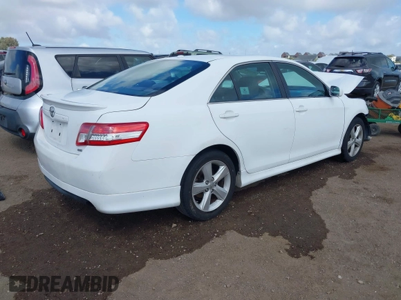 2011 Toyota Camry LE z VIN 4T1BF3EK9BU622302, wystawiony jako IAAI lot #41912867 z przebiegiem Nie podano mil oraz . Historia ofert i sprzedaży dostępna na DreamBid. Obrazek 4.
