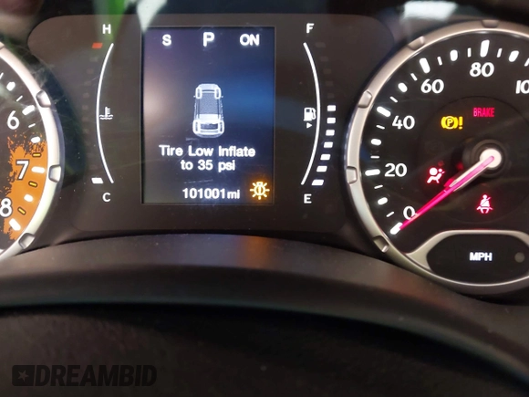 2018 Jeep Renegade Latitude z VIN ZACCJABB0JPH84416, wystawiony jako IAAI lot #41589445 z przebiegiem 101 001 mil mil oraz . Historia ofert i sprzedaży dostępna na DreamBid. Obrazek 15.