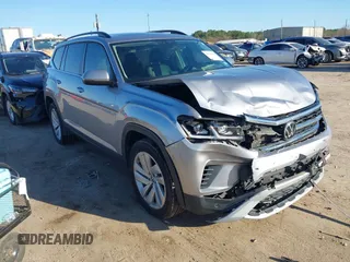2022 Volkswagen Atlas 3.6L V6 SE w/Technology with VIN 1V2KR2CA3NC553471, listed as a IAAI auction lot 41676244 with 39,520 mi miles. Bid and sale history available at carsss.com. Image 1.