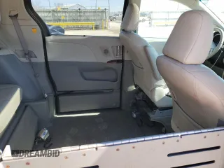 2011 Toyota Sienna XLE AAS с VIN 5TDYK3DC2BS096636, выставлен на аукционе Copart как лот 39746143 с пробегом 77 793 миль миль и На запчасти • Non repairable. История ставок и продаж доступна на DreamBid. Изображение 11.