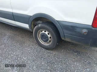 2017 Ford Transit Cargo с VIN 1FTYR2ZM4HKA60759, выставлен на аукционе IAAI как лот 42353909 с пробегом 111 882 миль миль и . История ставок и продаж доступна на DreamBid. Изображение 12.