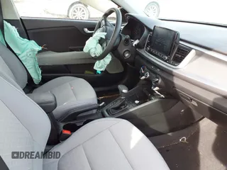 2023 Kia Rio LX z VIN 3KPA24AD4PE614445, wystawiony jako IAAI lot #41604522 z przebiegiem 15 649 mil mil oraz . Historia ofert i sprzedaży dostępna na DreamBid. Obrazek 5.