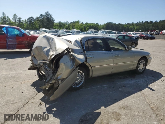 2007 Lincoln Town Car Signature Limited z VIN 1LNHM82V77Y617160, wystawiony jako Copart lot #52975225 z przebiegiem 275 067 mil mil oraz Szkoda całkowita • Salvage title. Historia ofert i sprzedaży dostępna na DreamBid. Obrazek 3.