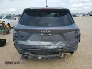 2022 Kia Sorento LX z VIN 5XYRG4LC0NG152717, wystawiony jako Copart lot #55238715 z przebiegiem 78 435 mil mil oraz Szkoda całkowita • Salvage title. Historia ofert i sprzedaży dostępna na DreamBid. Obrazek 6.