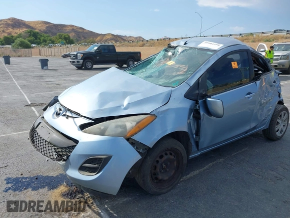 2013 Mazda 2 Sport z VIN JM1DE1KZ4D0163423, wystawiony jako IAAI lot #40404598 z przebiegiem Nie podano mil oraz . Historia ofert i sprzedaży dostępna na DreamBid. Obrazek 2.