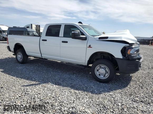 2024 Ram 2500 Tradesman with VIN 3C6UR5HL5RG154352, listed as a Copart auction lot 52345645 with 43,112 mi miles and Clean Title. Bid and sale history available at carsss.com. Image 4.