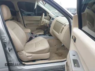 2008 Ford Escape XLT with VIN 1FMCU93148KC00109, listed as a IAAI auction lot 41859745 with 202,312 mi miles. Bid and sale history available at carsss.com. Image 5.