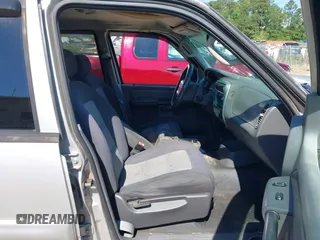 2004 Ford Explorer Sport Trac XLS z VIN 1FMZU67K34UA66302, wystawiony jako IAAI lot #42203931 z przebiegiem 221 245 mil mil oraz . Historia ofert i sprzedaży dostępna na DreamBid. Obrazek 5.