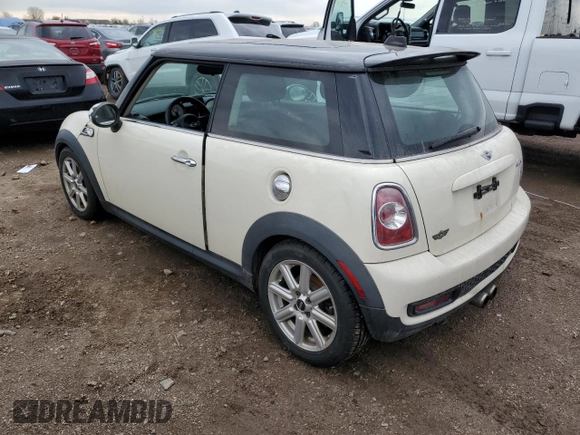2011 MINI Hardtop S with VIN WMWSV3C50BTY22301, listed as a Copart auction lot 54020975 with 196,707 mi miles and Clean Title. Bid and sale history available at DreamBid. Image 2.