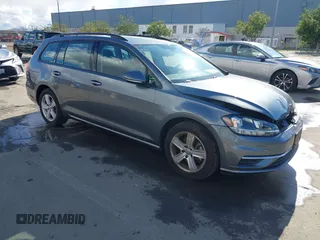 2018 Volkswagen Golf SportWagen S with VIN 3VWD17AUXJM752387, listed as a IAAI auction lot 41526120 with 25,199 mi miles. Bid and sale history available at carsss.com. Image 1.