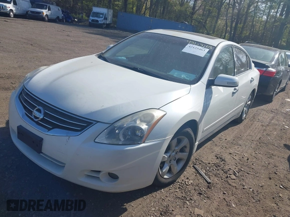 2010 Nissan Altima 3.5 SR with VIN 1N4BL2AP7AN462833, listed as a IAAI auction lot 42125463 with 142,180 mi miles. Bid and sale history available at carsss.com. Image 2.