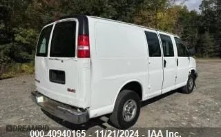 2018 GMC Savana Cargo Van with VIN 1GTW7AFG9J1902352, listed as a IAAI auction lot 40940165 with 150,755 mi miles. Bid and sale history available at carsss.com. Image 4.