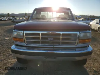 1992 Ford F-250 with VIN 1FTHX26M2NKB70294, listed as a Copart auction lot 42236995 with 223,001 mi miles and Clean Title. Bid and sale history available at carsss.com. Image 5.
