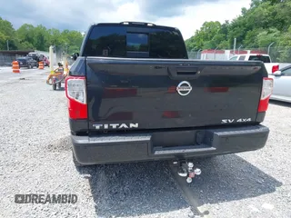 2017 Nissan Titan SV with VIN 1N6AA1E58HN542504, listed as a IAAI auction lot 42564921 with 161,555 mi miles and . Bid and sale history available at DreamBid. Image 16.